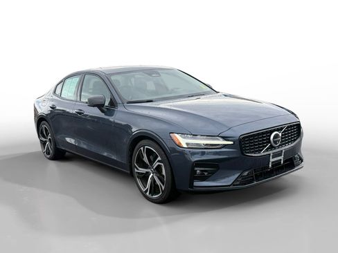 Used 2024 Volvo S60 B5 Plus image 7
