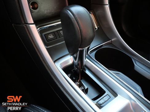 Used 2022 Subaru Ascent Limited image 20