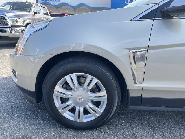 Used 2015 Cadillac SRX Luxury w/ Driver Awareness Package AWD/4WD image 28