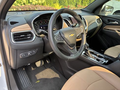 Used 2024 Chevrolet Equinox Premier FWD image 23