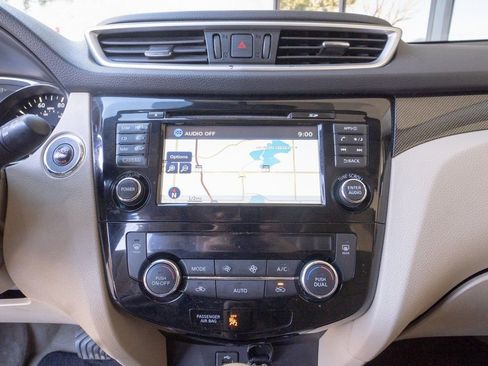 Used 2015 Nissan Rogue SL w/ SL Premium Package image 11