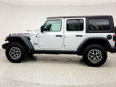 Used 2024 Jeep Wrangler Unlimited Rubicon w/ Convenience Group image 8