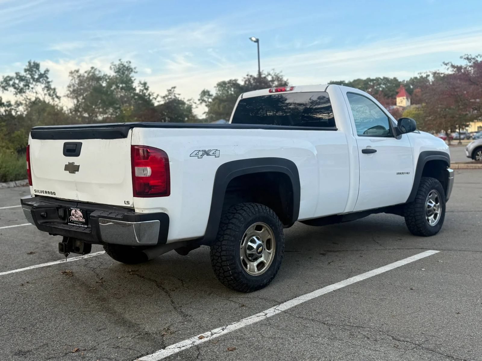 Used 2011 Chevrolet Silverado 2500 W/T w/ Snow Plow Prep Package AWD/4WD image 6