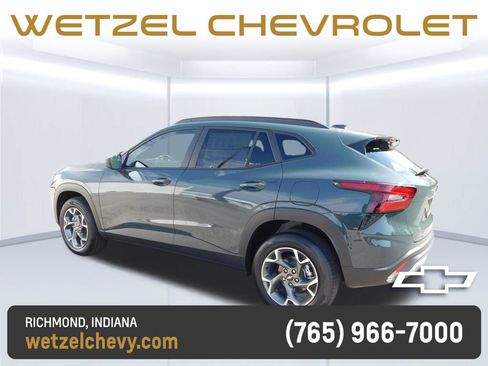New 2026 Chevrolet Trax LT w/ Driver Confidence Package FWD image 5