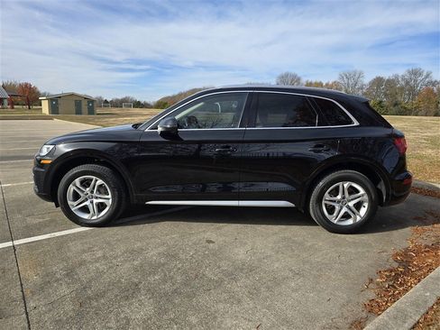 Used 2018 Audi Q5 2.0T Premium Plus w/ Premium Plus Package image 3