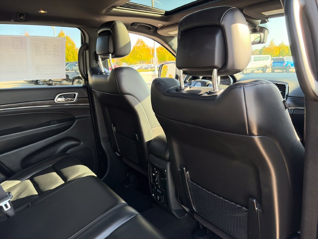 Used 2020 Jeep Grand Cherokee Limited AWD/4WD image 29