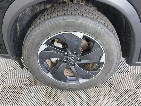 Used 2024 Nissan Rogue SV AWD/4WD image 8
