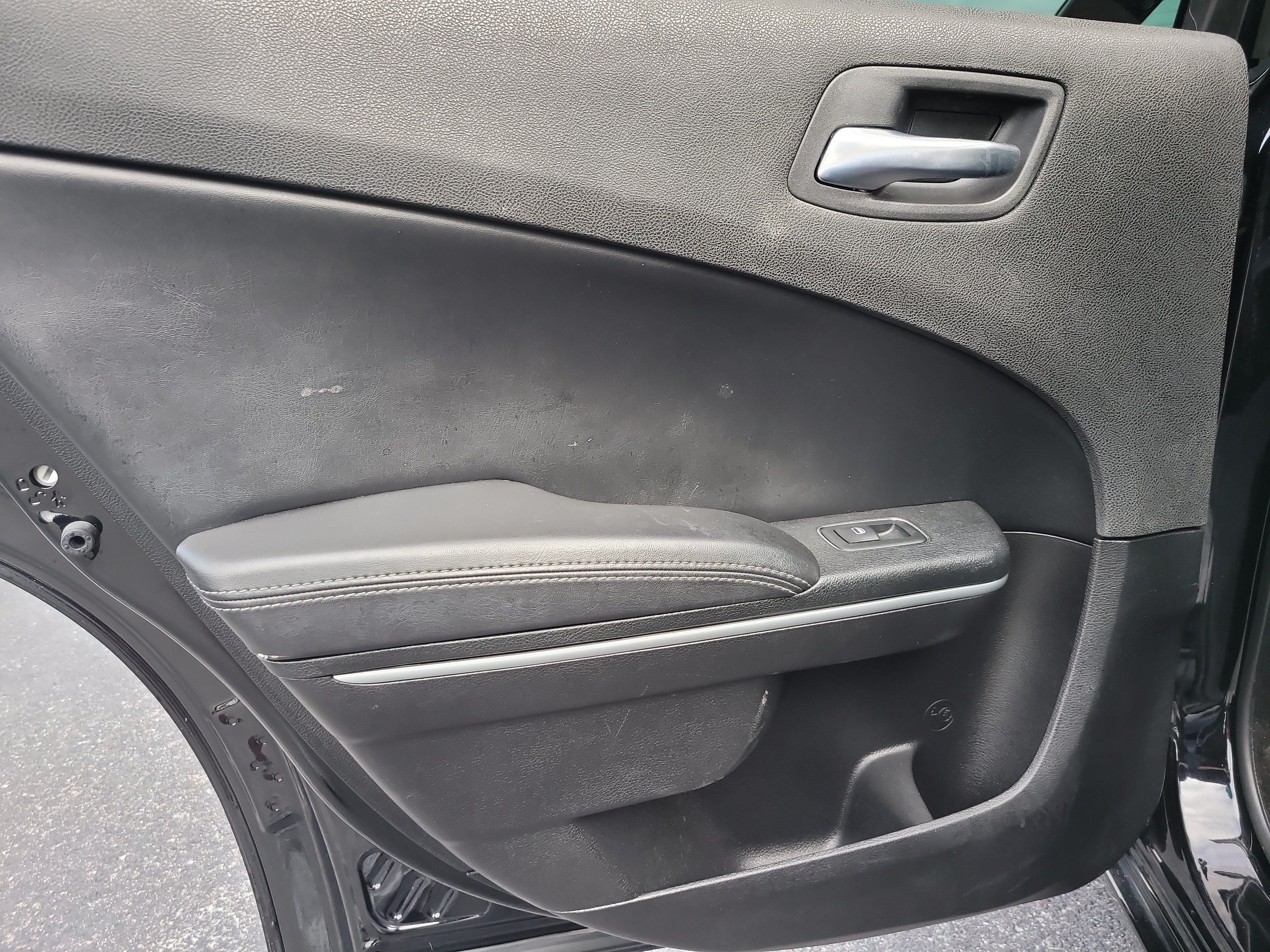 Used 2022 Dodge Charger SXT w/ Leather Interior Group RWD image 10