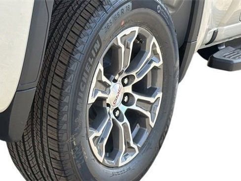 New 2026 GMC Sierra 1500 SLE image 12