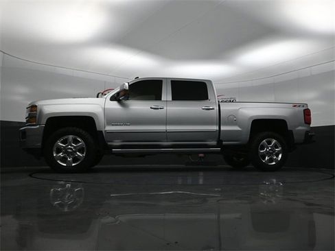 Used 2019 Chevrolet Silverado 2500 LTZ w/ Duramax Plus Package image 23