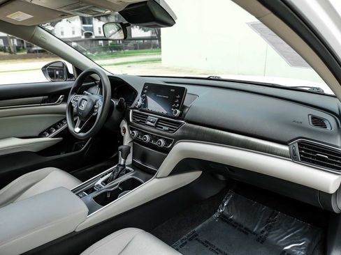 Used 2018 Honda Accord LX image 15