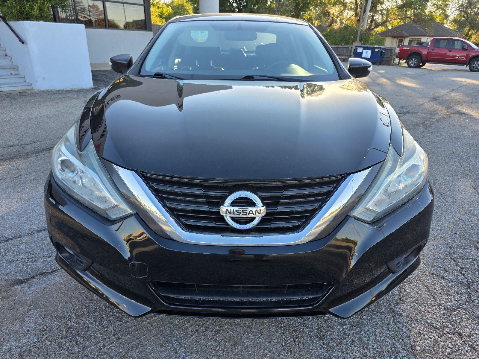 Used 2016 Nissan Altima 2.5 SL w/ 2.5 Technology Package FWD image 2