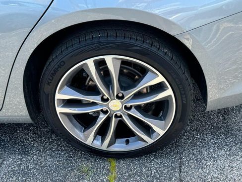 Used 2024 Chevrolet Malibu LT FWD image 9