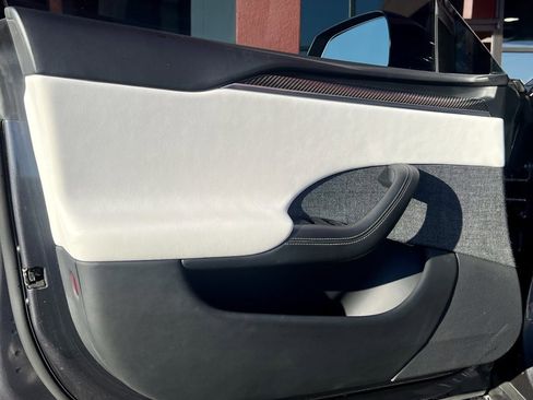 Used 2021 Tesla Model S Plaid image 16