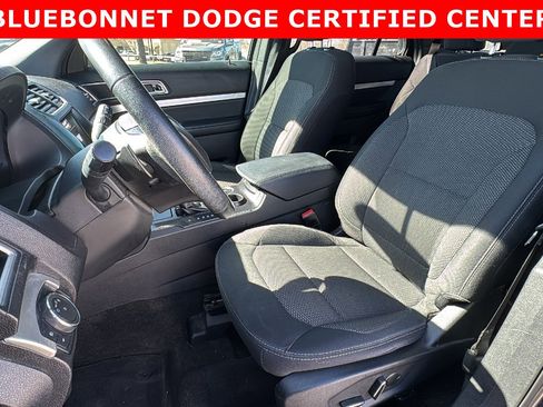 Used 2017 Ford Explorer XLT w/ Equipment Group 201A image 13