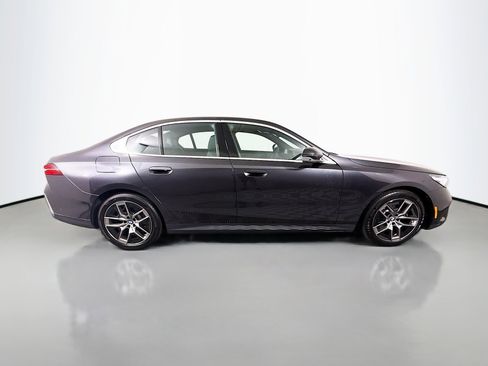 Used 2026 BMW 530i RWD image 11