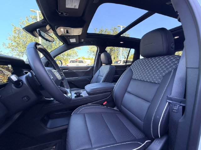 Used 2026 GMC Acadia Denali w/ Super Cruise Package FWD image 13