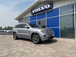 Used 2017 Jeep Grand Cherokee Overland w/ Jeep Active Safety Group AWD/4WD video 1