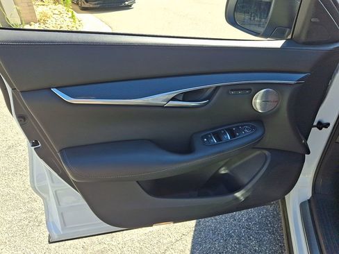 Used 2024 INFINITI QX50 Sport FWD image 12