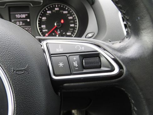 Used 2018 Audi Q3 2.0T Premium w/ Convenience Package image 23