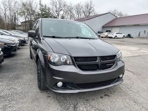 Used 2016 Dodge Grand Caravan SXT FWD image 7