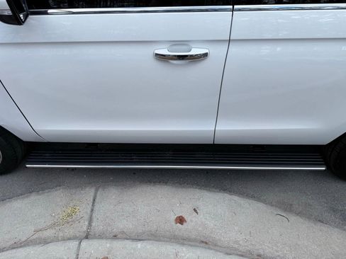 Used 2021 Ford Expedition Limited image 19