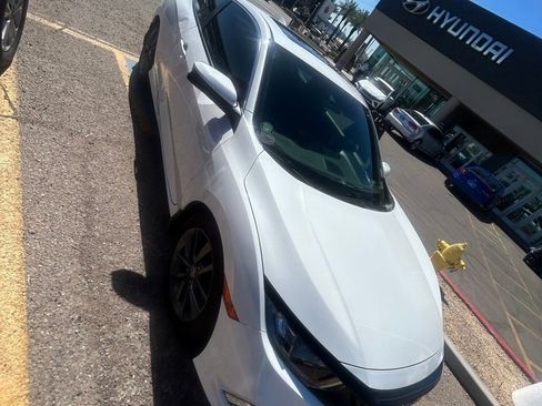 Used 2020 Honda Civic EX image 3