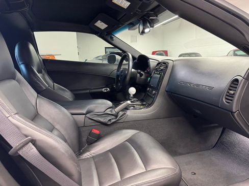 Used 2008 Chevrolet Corvette Coupe w/ Z51 Performance Package RWD image 38