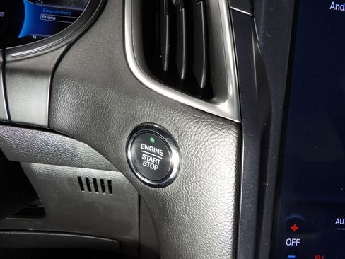 Used 2023 Ford Edge Titanium image 23