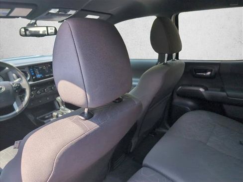 Used 2016 Toyota Tacoma TRD Sport w/ Towing Package AWD/4WD image 21