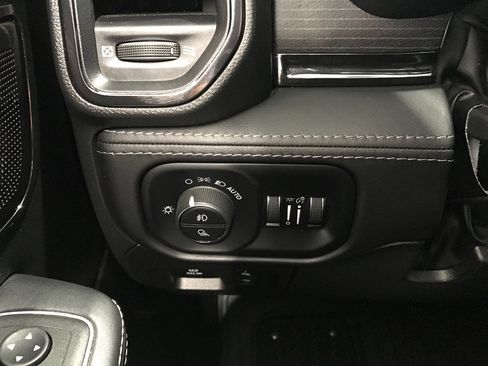 Used 2022 RAM 1500 Limited w/ Night Edition AWD/4WD image 17