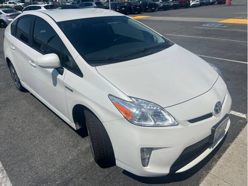 Used 2013 Toyota Prius Persona Series FWD image 3