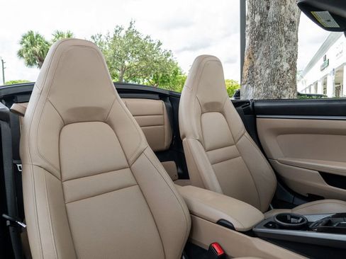 Used 2022 Porsche 911 Carrera image 23