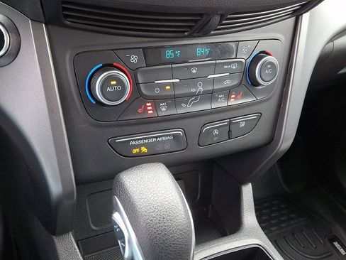 Used 2019 Ford Escape SE image 15