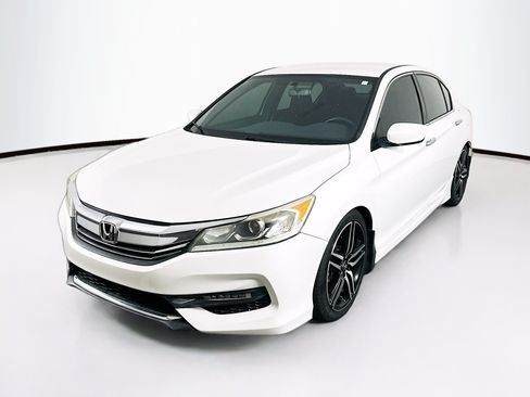 Used 2017 Honda Accord Sport image 3