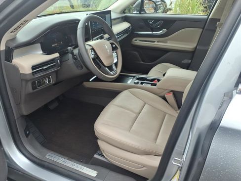 Certified 2023 Lincoln Corsair Standard w/ Equipment Group 101A image 12