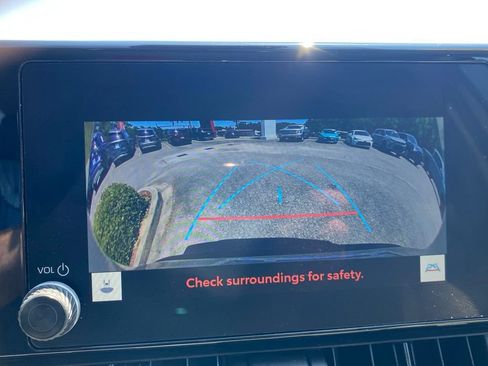Used 2025 Toyota RAV4 XLE FWD image 29