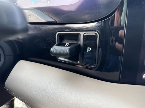 Used 2020 Porsche Taycan 4S image 20