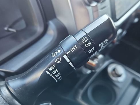 Used 2018 Toyota 4Runner SR5 AWD/4WD image 25