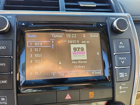 Used 2015 Toyota Camry XLE image 26