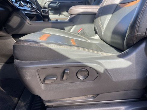 Used 2023 GMC Sierra 1500 AT4 w/ AT4 Preferred Package image 11