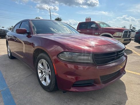 Used 2021 Dodge Charger SXT w/ Leather Interior Group RWD image 6