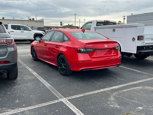 Used 2023 Honda Civic Sport image 4