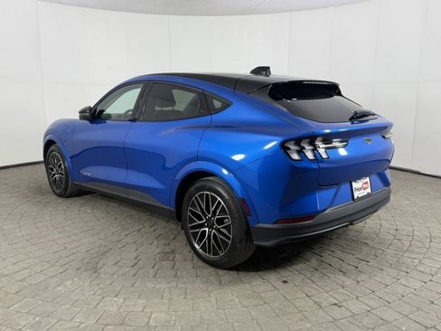 Certified 2025 Ford Mustang Mach-E Premium image 4