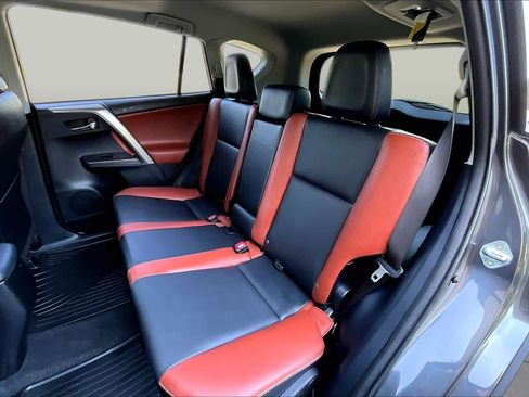 Used 2014 Toyota RAV4 Limited AWD/4WD image 21