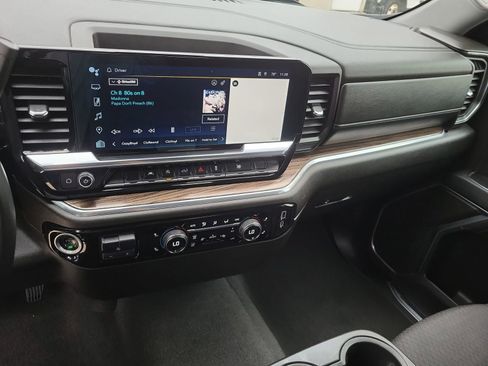 Certified 2025 Chevrolet Silverado 1500 LT AWD/4WD image 13