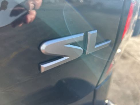 Used 2024 Nissan Frontier SL image 17