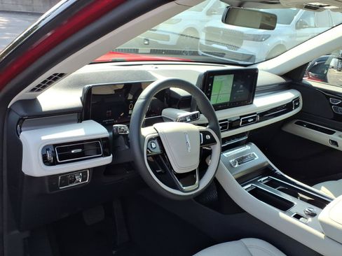 New 2026 Lincoln Aviator AWD image 5