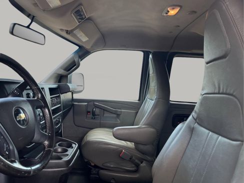 Used 2020 Chevrolet Express 3500 LS image 16