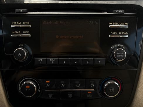 Used 2016 Nissan Rogue S FWD image 10